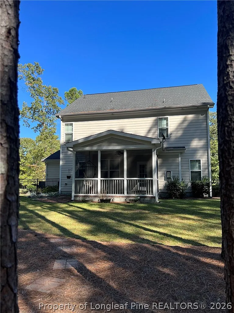 5 bed, 3.5 bath, 2880 sqft, $2,275 — Photo 2
