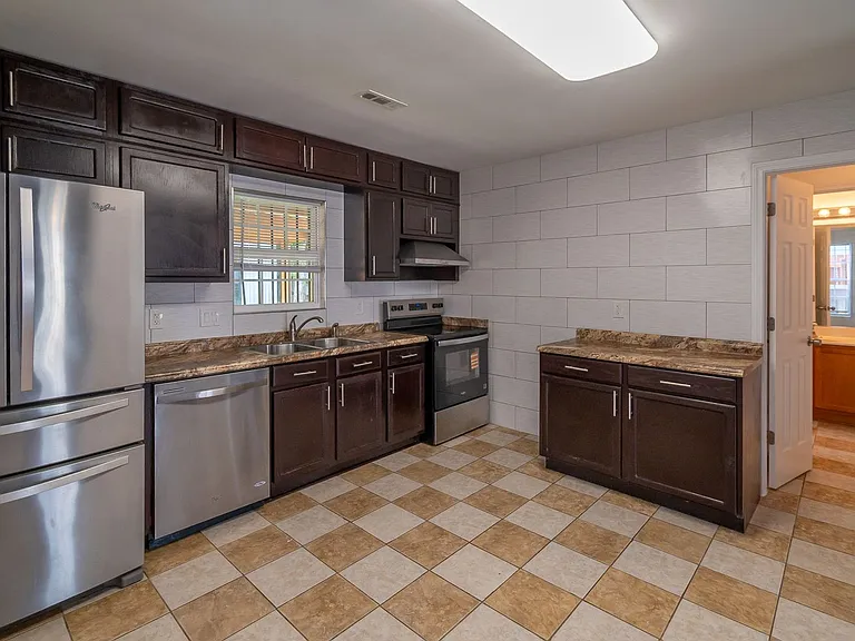 1053 Brianna Way — Photo 29