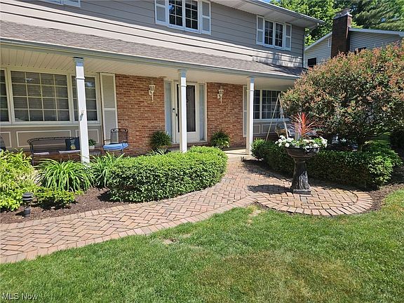 4th image of 634 Deerwood Dr