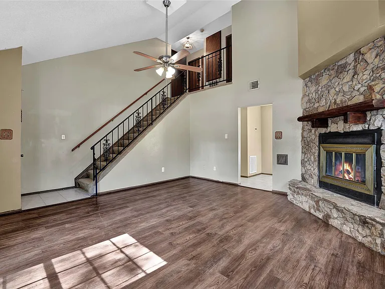 3115 River Valley Dr — Photo 4