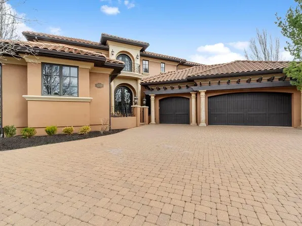 3148 W 138th Ter, Leawood, KS 66224