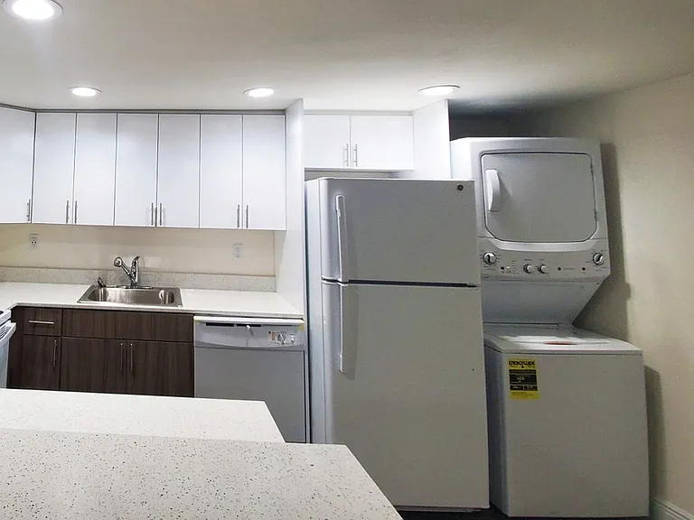 Washer & Dryer in Unit