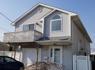 257 E Pine St, Long Beach, NY 11561