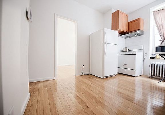 2nd image of 149 Elizabeth St APT A3
