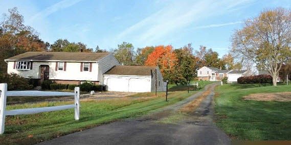 2nd image of 23 Twin Oak Farm Rd