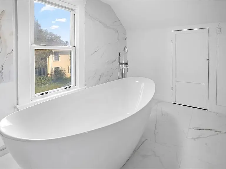 119 Leon Ave — Photo 18