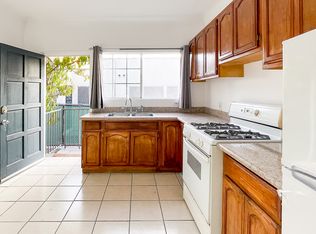 2246 S Bronson Ave, Los Angeles, CA 90018