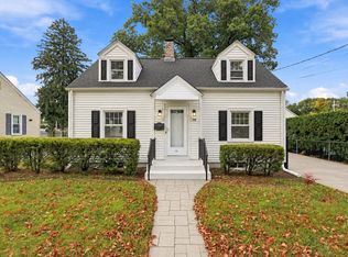 48 Dana St, Springfield, MA 01104