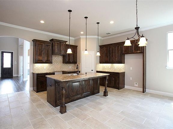 5th image of 589 Mountaincastle Dr