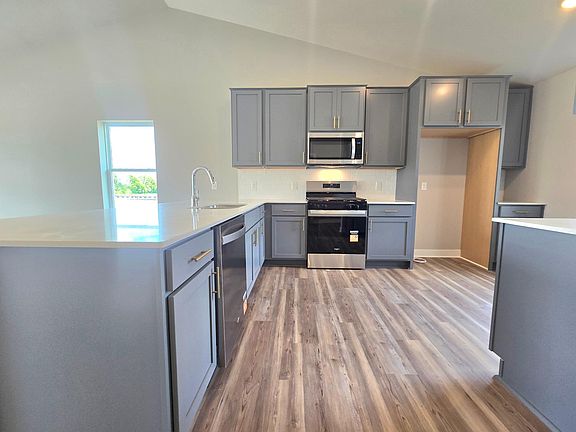 2nd image of 7400 Imperial Way