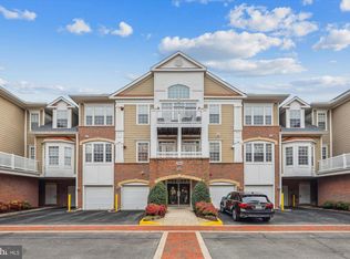 7860 Rolling Woods Ct APT 204, Springfield, VA 22152