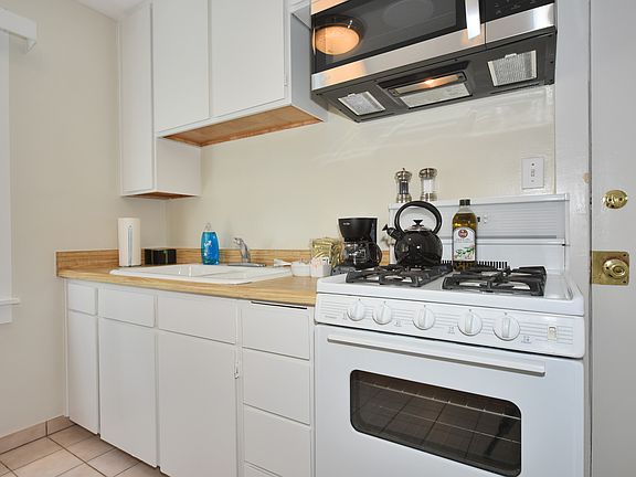 4th image of 16 Clubhouse Ave APT 7