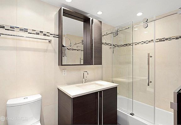 4th image of 31-35 31st St #411