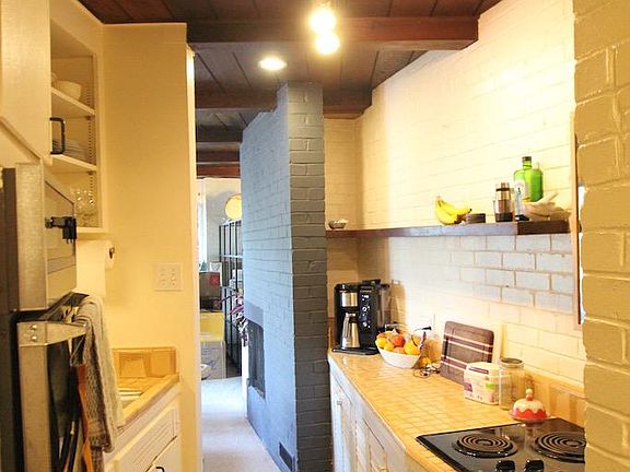 4th image of 25 Woodward Ave #27