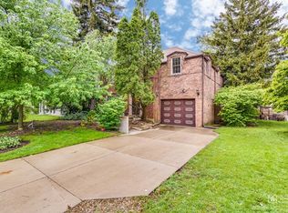 6906 N Kolmar Ave, Lincolnwood, IL