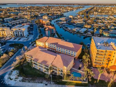 11595 GULF BOULEVARD #6, Treasure Island, FL, 33706