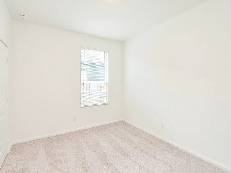 30554 Longmorn Glass Ln — Photo 3