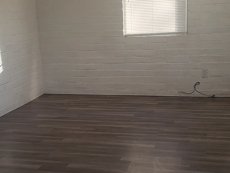 614 N Lemon Ave — Photo 2