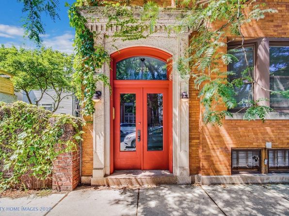 2774 N Kenmore Ave Unit 4