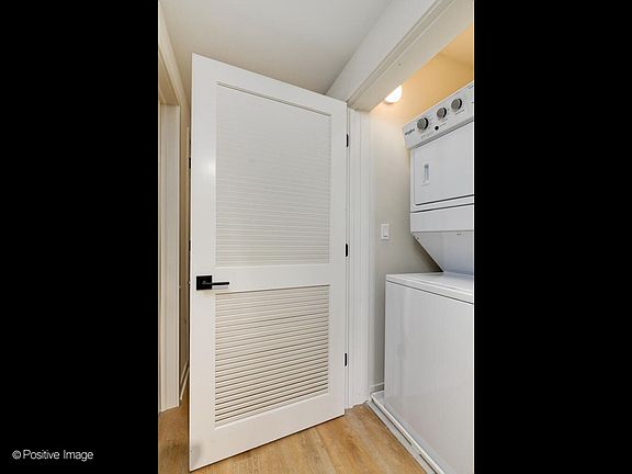 3rd image of 6023 W North Ave #2W