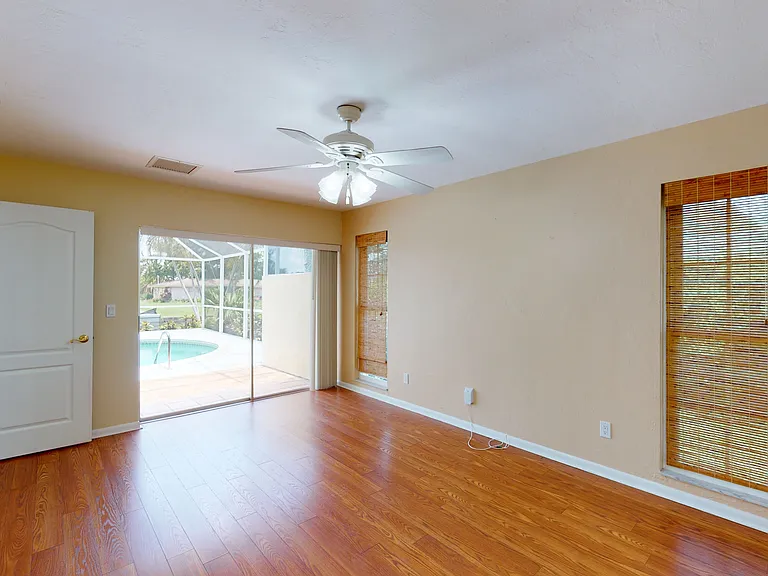 145 SW 54th St — Photo 30