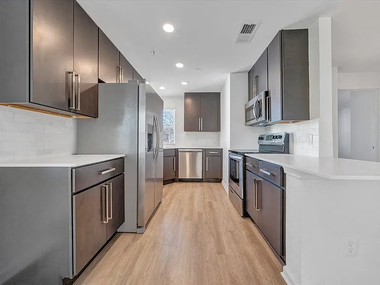 The Vinings Apartments — Photo 19