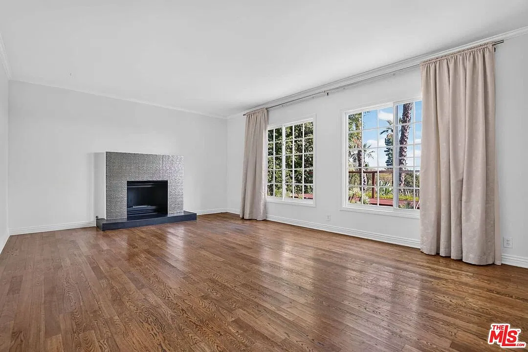 5 bed, 2.5 bath, 2922 sqft, $10,000 — Photo 4