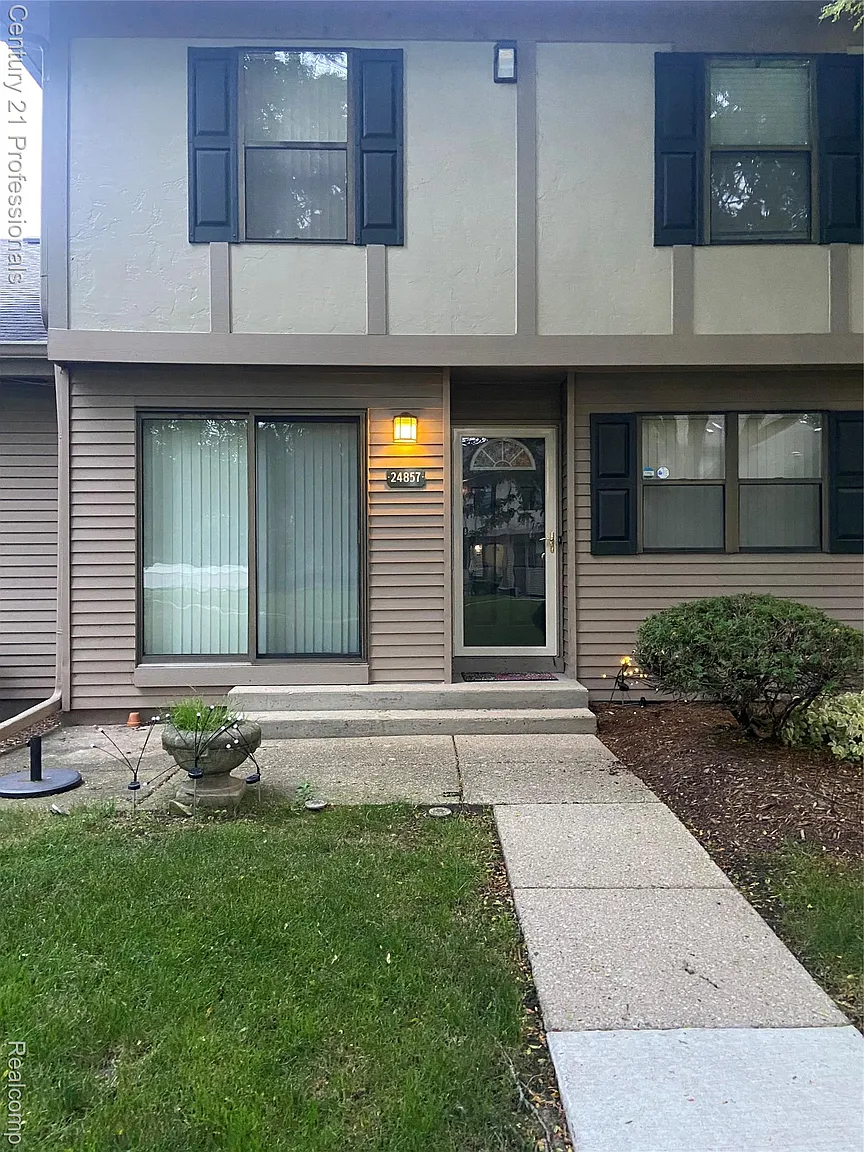 24857 Auburn Ln photo 1