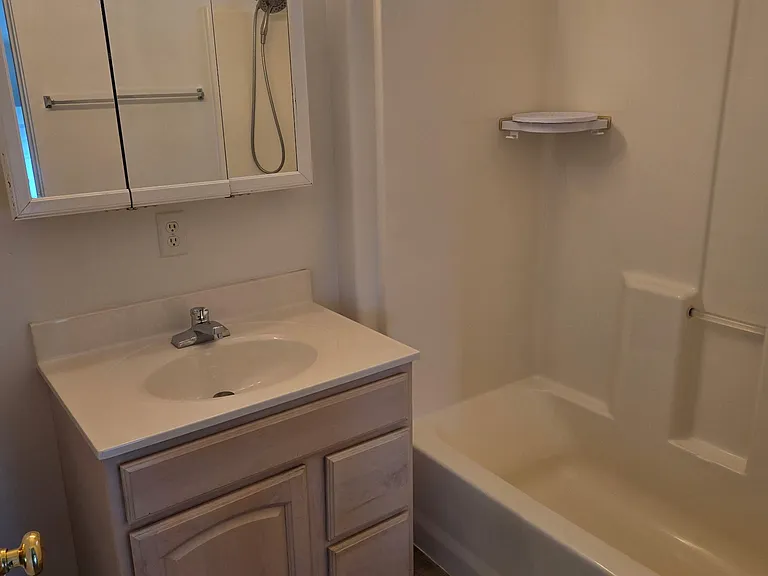 208 Huffman Ave #208 — Photo 12