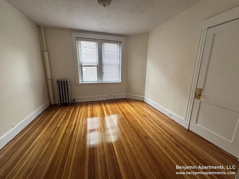 15 Barrows St #3 — Photo 8
