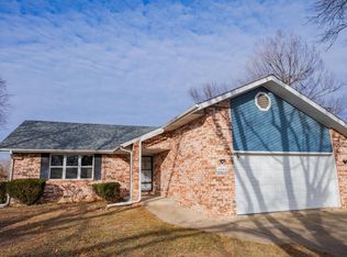 1241 W Locust St, Bolivar, MO 65613
