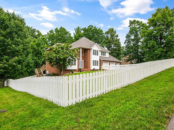 3rd image of 2145 Lubna Dr