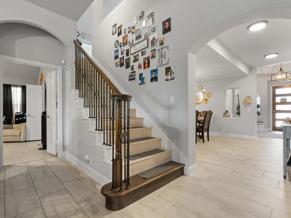 505 Livia St, Burleson, TX 76028