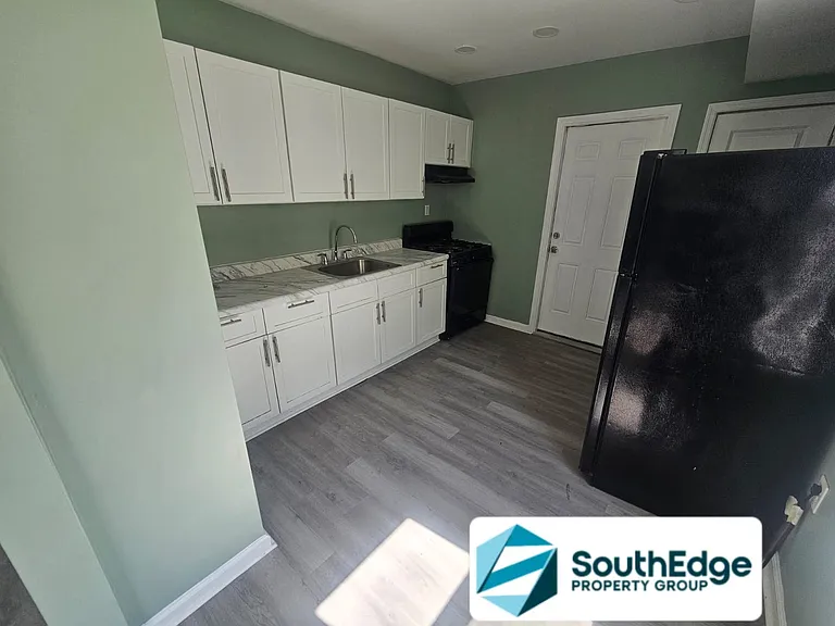 430 S 18th St #2 — Photo 4