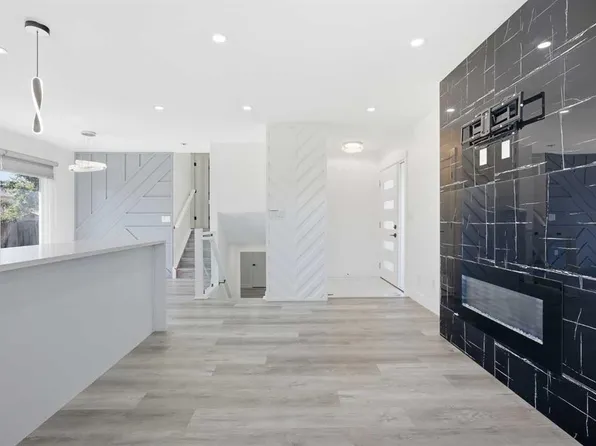 248 Castledale Way NE, Calgary, AB T3J 2A2