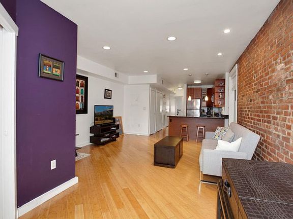5th image of 324 Baldwin Ave APT 3A