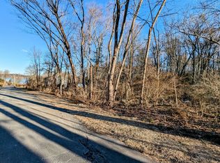 17 Hawthorne Cove Rd, Danbury, CT 06811