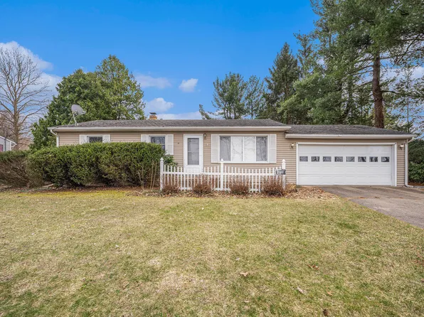 22773 French Ave, Mattawan, MI 49071
