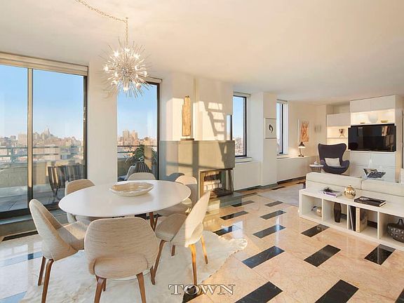3rd image of 677 Washington St #21A
