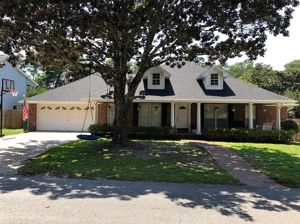1674 Parkside Cir, Niceville, FL 32578