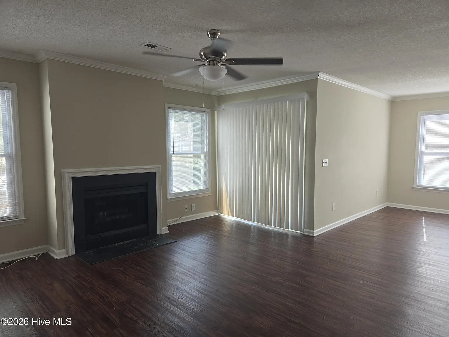 2 bed, 2.0 bath, 1255 sqft, $1,300 — Photo 3