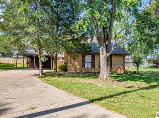 1362 Darlene Cir, Radcliff, KY 40160