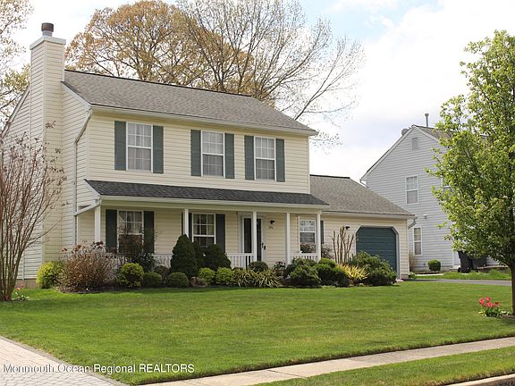 2nd image of 590 Loxley Drive