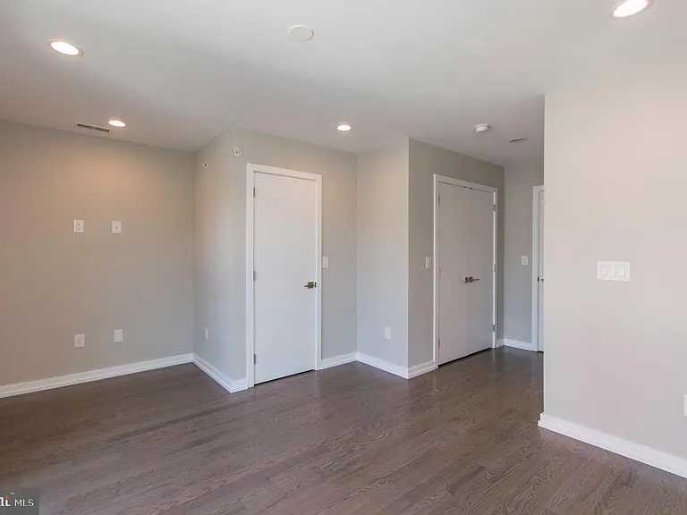 1703 Bainbridge St #2 — Photo 16