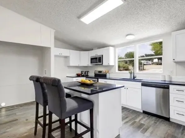 276 Wonder Dr, Springtown, TX 76082