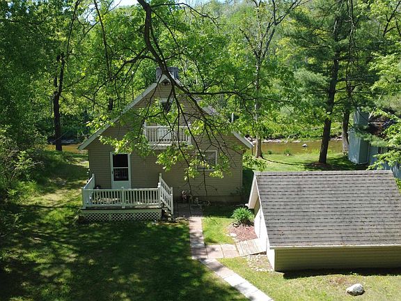 2nd image of 1456 Rifle River Dr