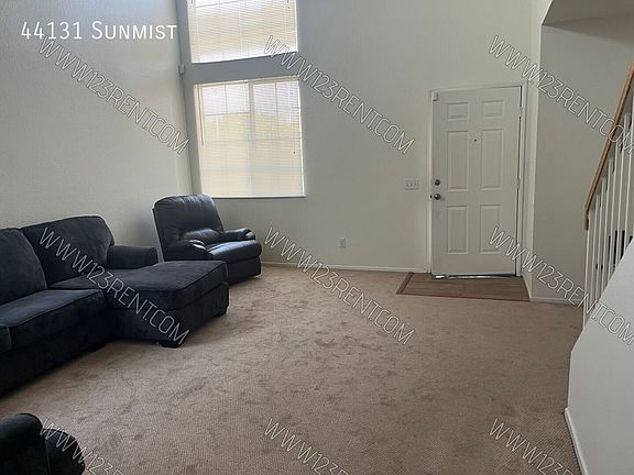 3rd image of 44131 Sunmist Ct