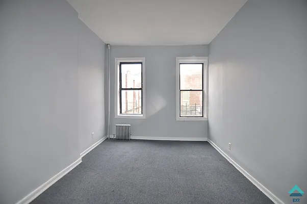 Rented by EXR | media 4