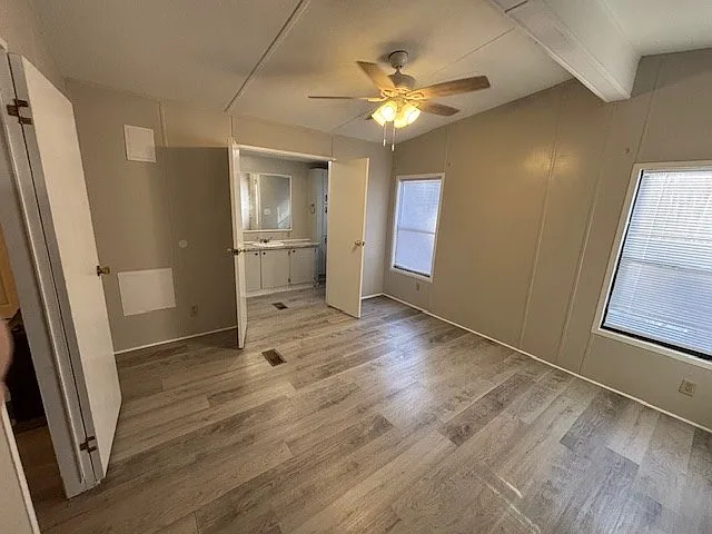 3 bed, $1,500 — Photo 2