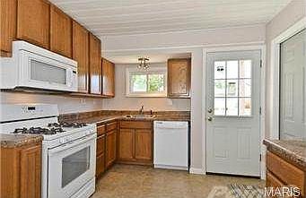 3rd image of 6321 Lynbrook Dr